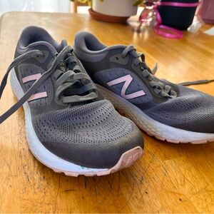 New Balance sneakers, Women’s 9